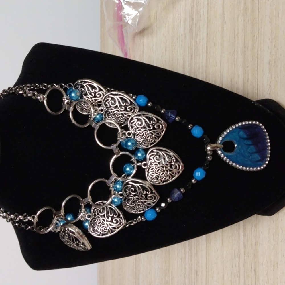 2 blue accent necklaces silvertone